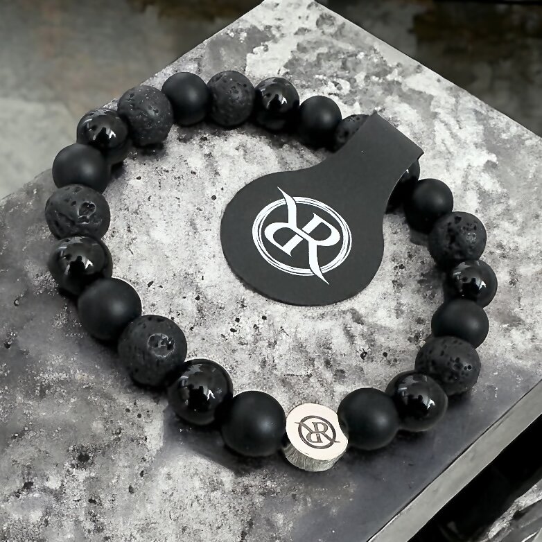 Bracelet made of natural onyx and lava stones