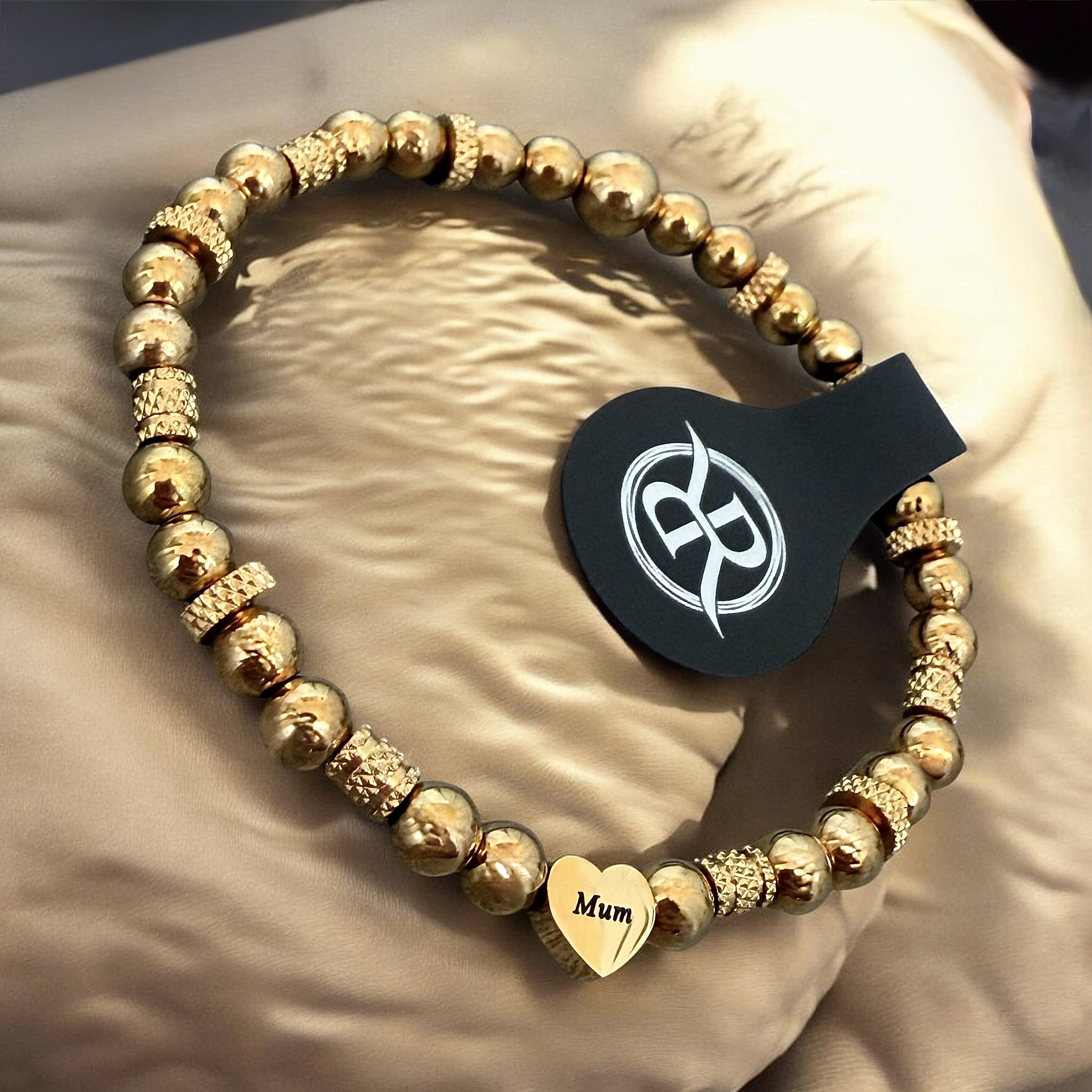 Bracelet with heart with engraving Mama