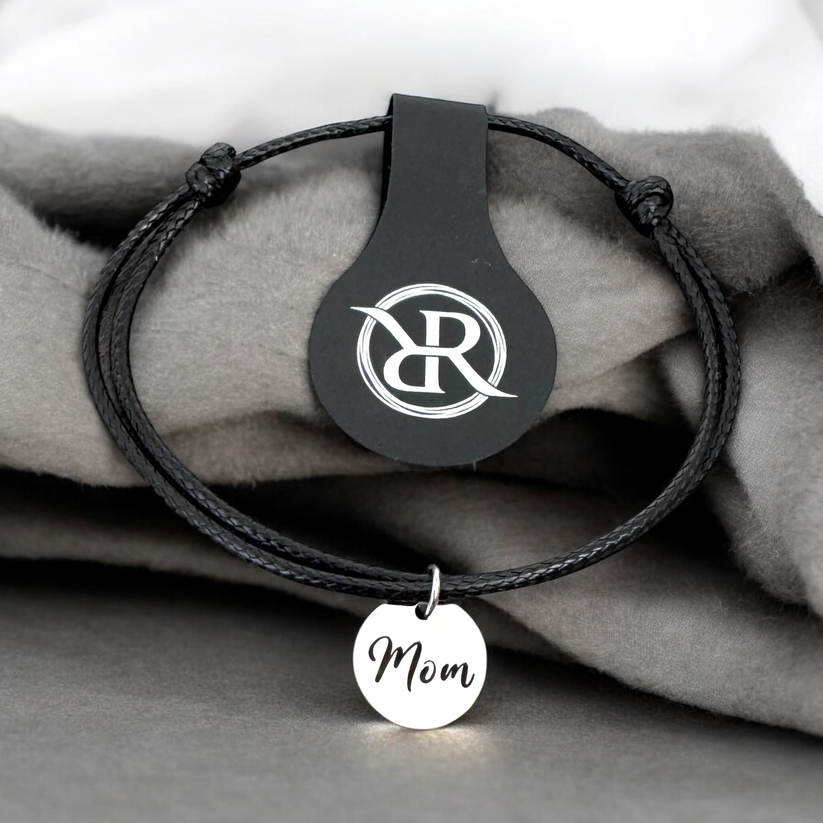 Minimalist bracelet Mama