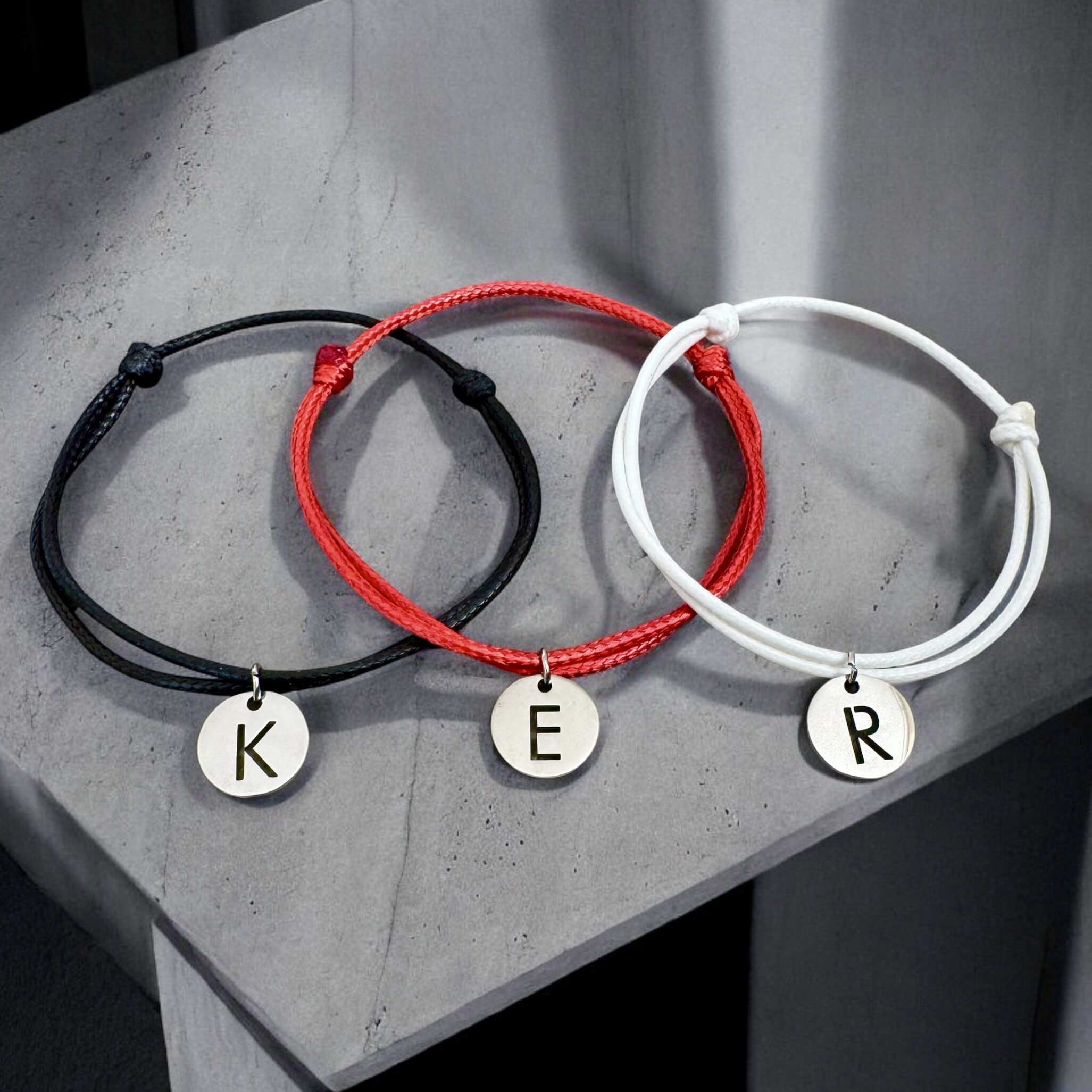 Minimalist bracelet with silver letter