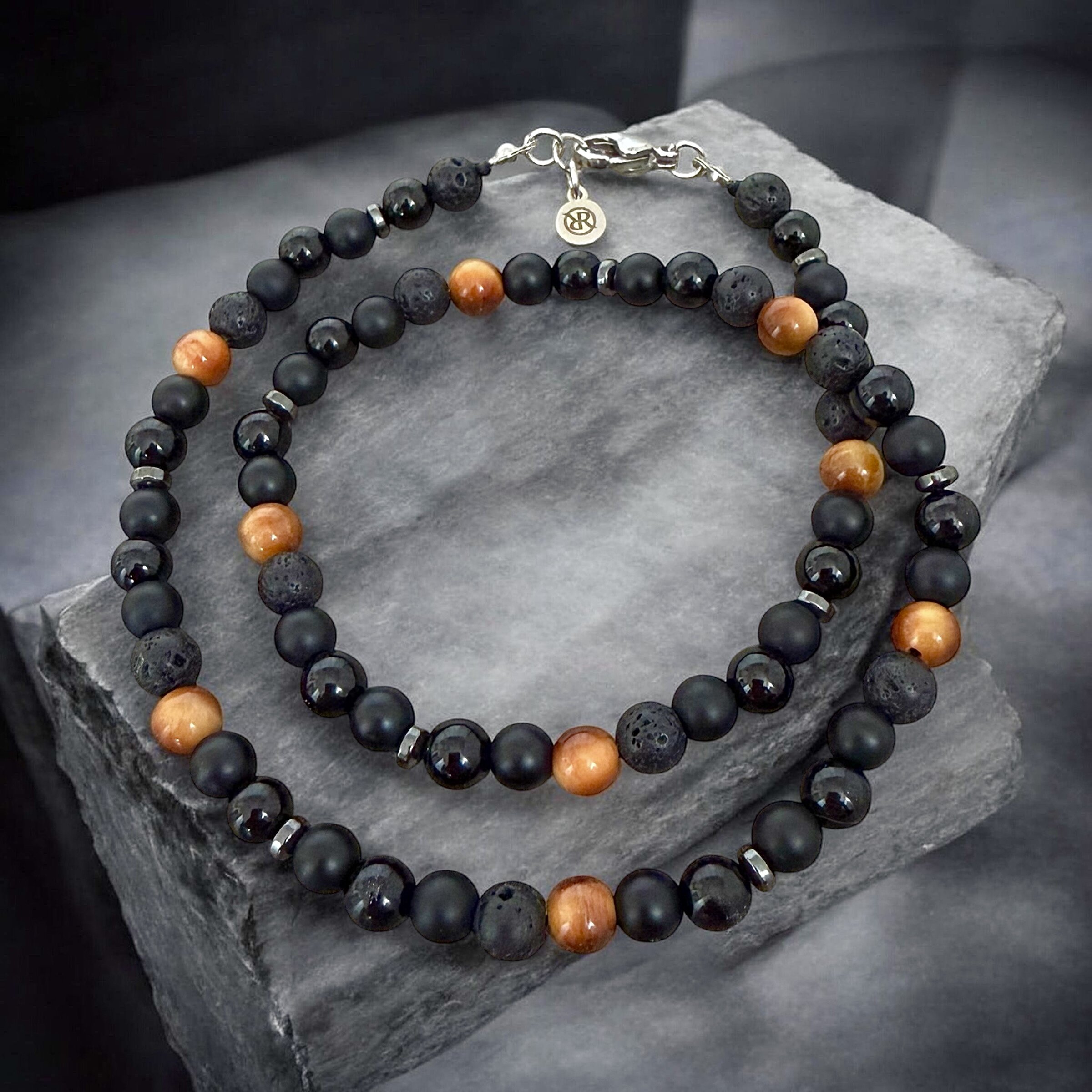 Necklace with clasp made of natural stones Sanctuary