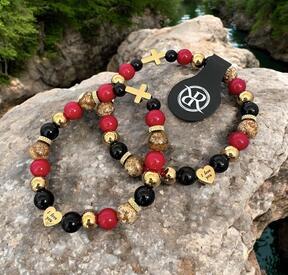 Partner bracelets made of natural stones with heart with engraving I love you and gold cross